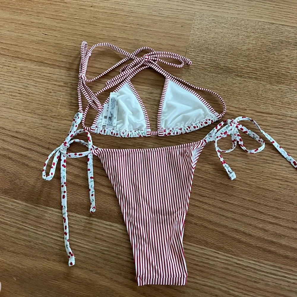 Frankie’s bikinis set - Picture 2 of 2